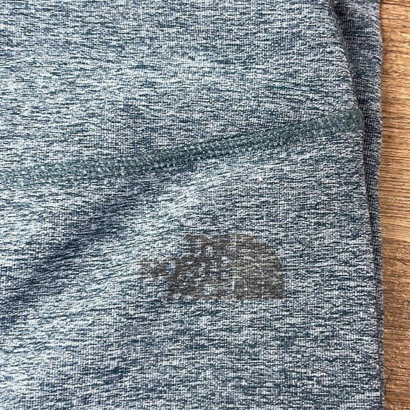 The North Face Women’s Heathered Turquoise Ruched Crop Leggings, size small - Picture 2 of 10